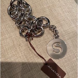 Woman’s Ananda initial bracelet